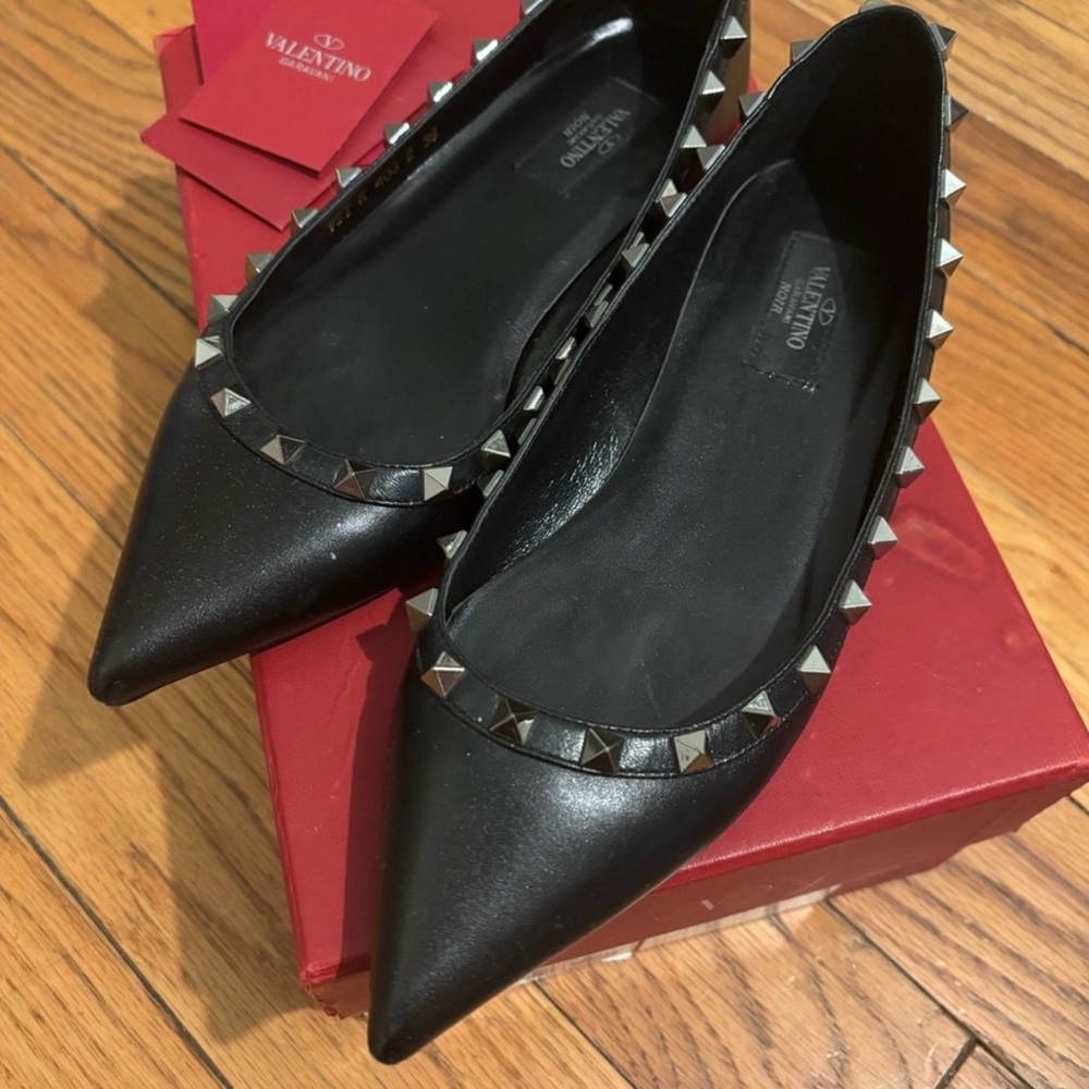 🛑SOLD🛑 Valentino Garavani Black Rockstud Flats Sz 7 1/2 - 8